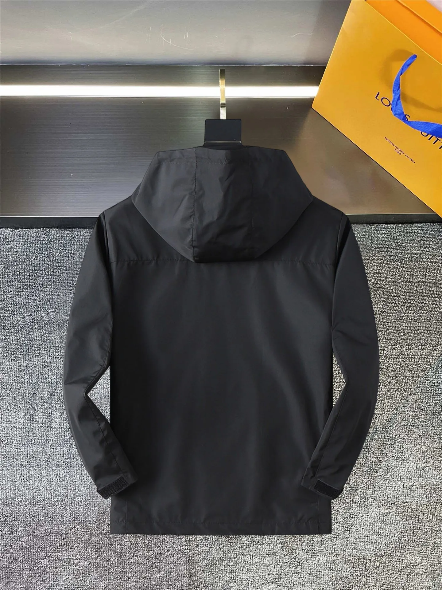 Same Style， ， 2026 New Arrival ， Original Premium Breathable ， ， ， Quality。 ， Sizes：M～3XL，